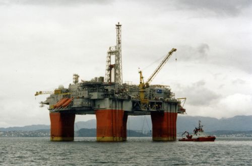 Snorre B sailaway 2001.05.jpg